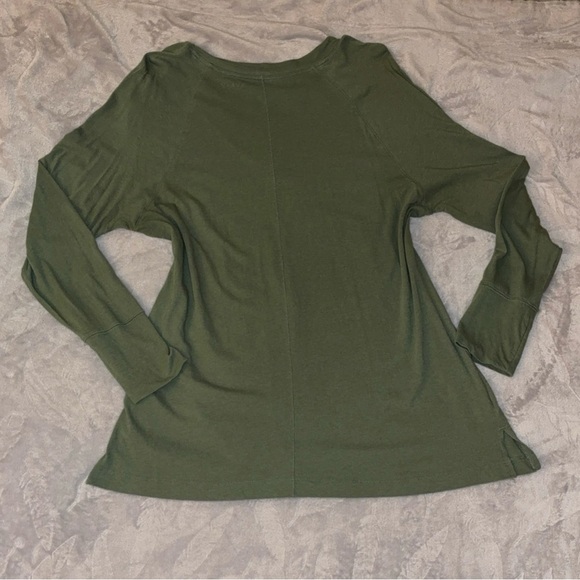 Hankerchief Style Floral Tank Top with Long Sleeve V Neck Olive 1X Set - Picture 3 of 5